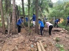 Chi đoàn 6FF18 tải ứng dụng tỉnh tham gia hoạt động tình nguyện xây dựng nông thôn mới.