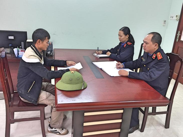 Kiểm sát viên tiếp công dân